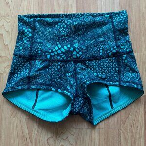 Lululemon Boogie Short (Roll Down) *Full-On Luon Turquoise Paisley RARE S8